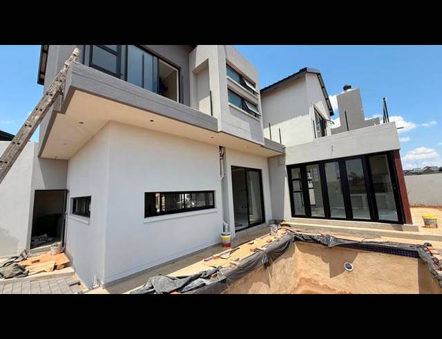 5 BEDROOM HOUSE FOR SALE IN FOUNTAINBROOK ESTATE